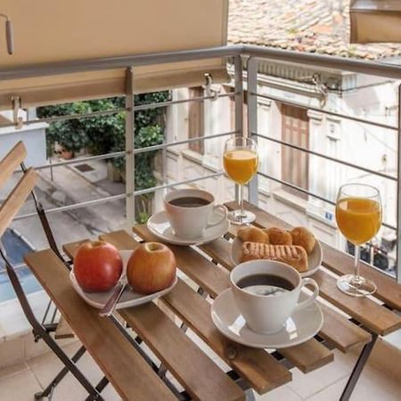 Modern Apartment In The Heart Of The City Athen Eksteriør bilde